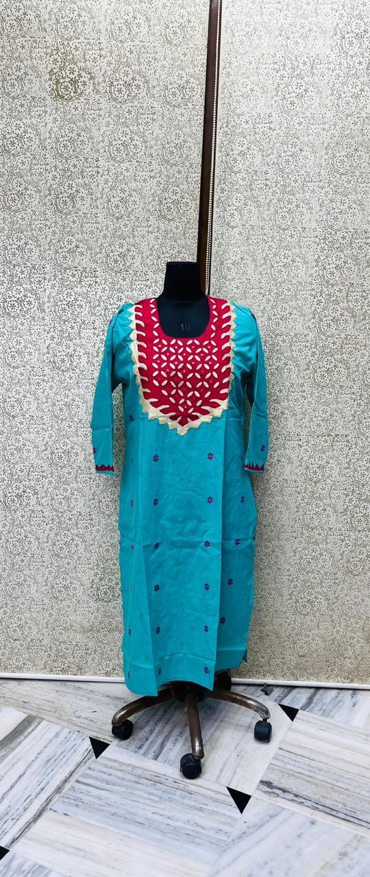 COTTON KURTA WITH EPLIQUE WORK