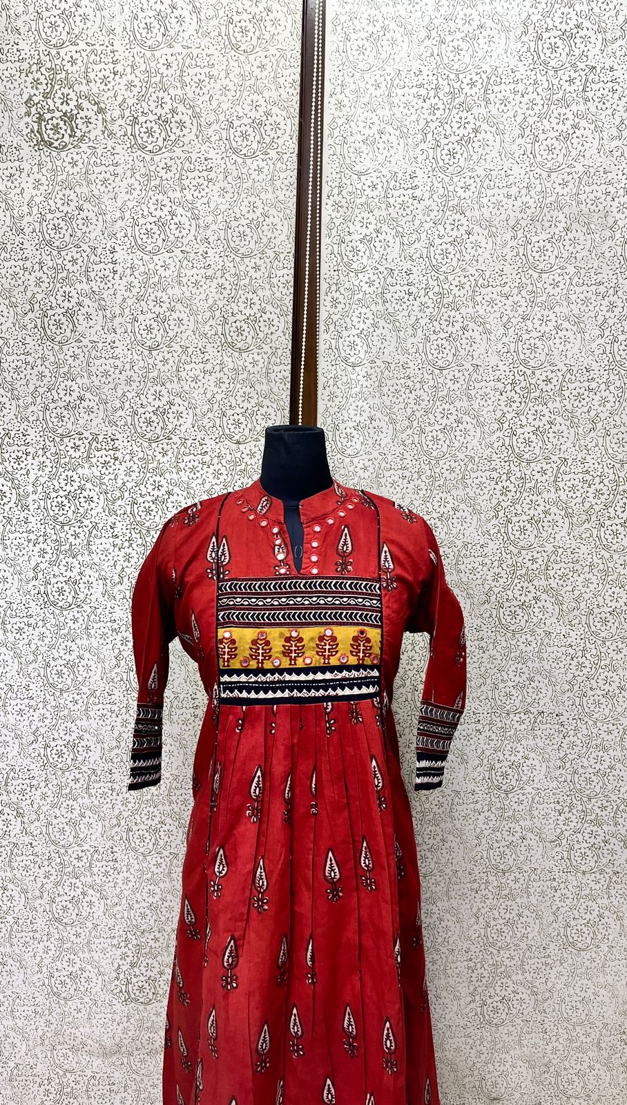 cotton  neck pattern dress